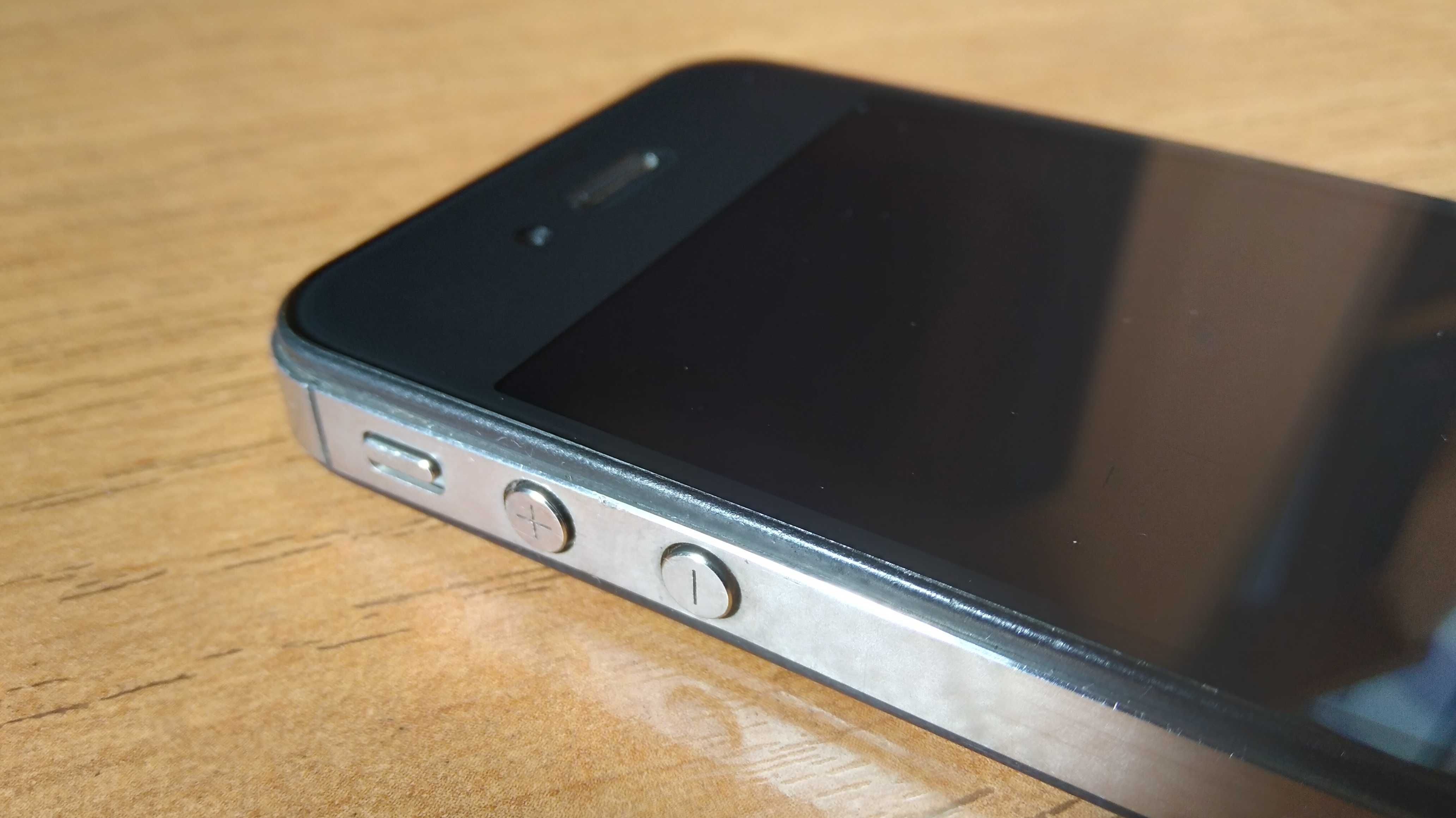 Айфон 4С 32 ГБ/Apple Iphone 4S 32 GB
