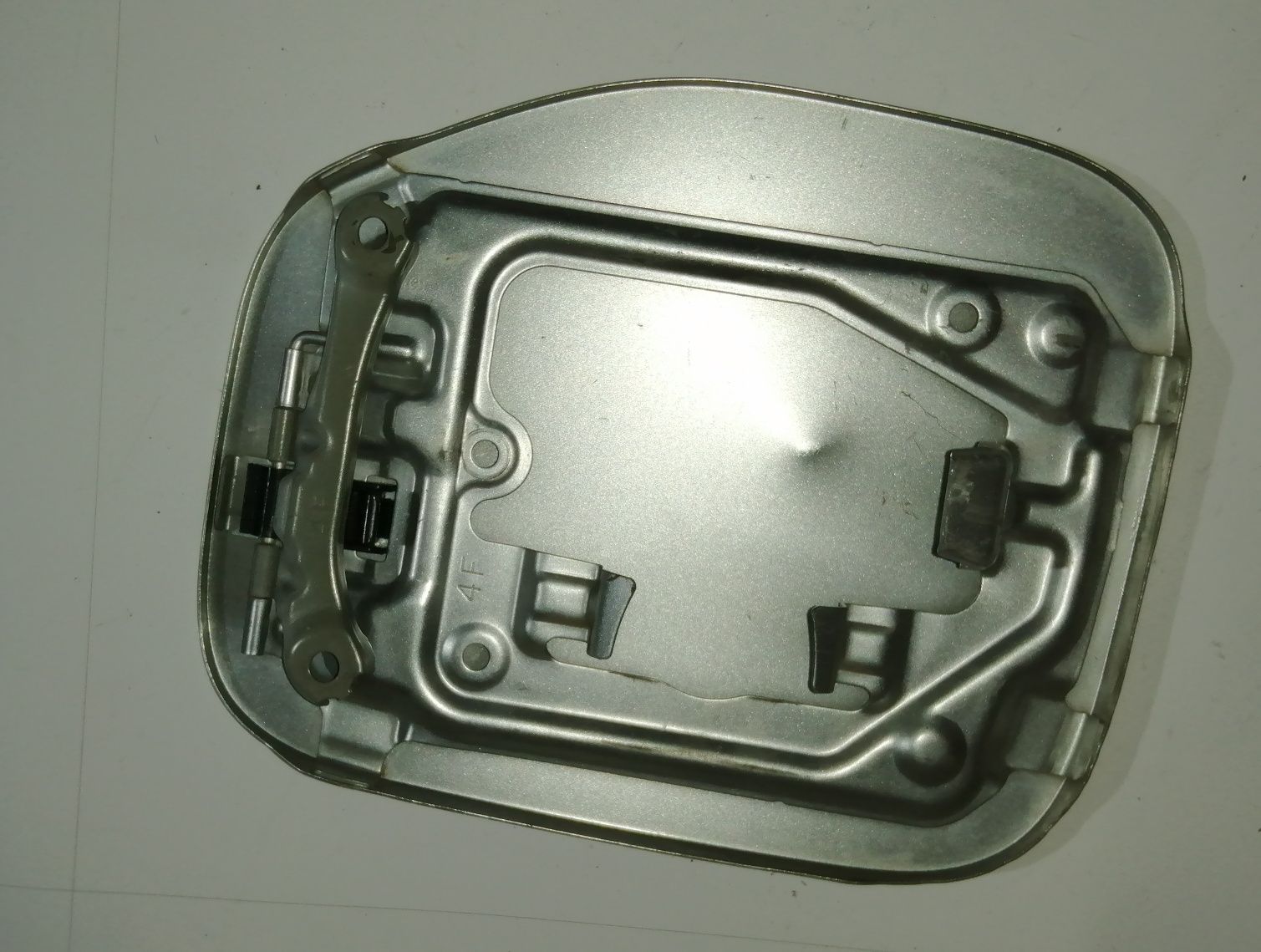Лючок  бензобака Toyota Land Cruiser Prado
