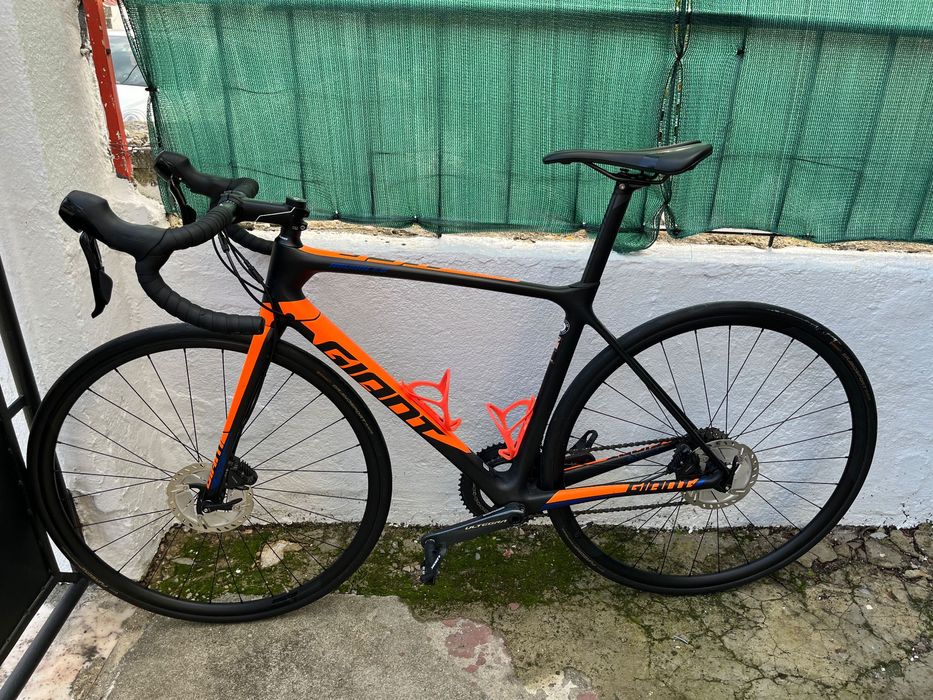 Bicicleta de estrada giant carbono