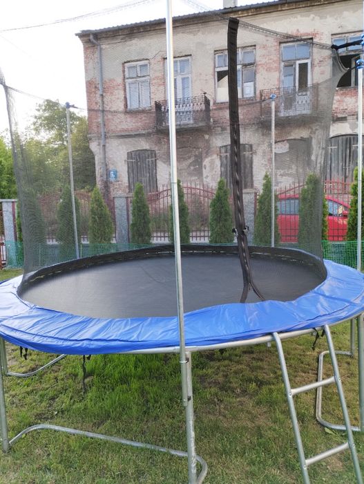 Sprzedam trampolinę 305 cm