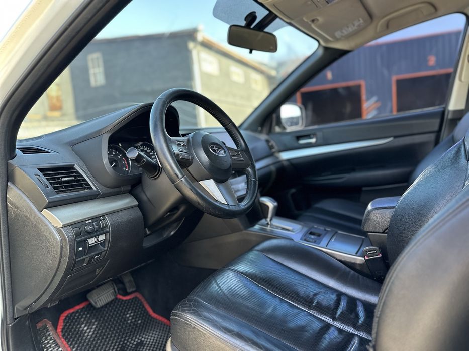 Subaru Legacy топова комплектація