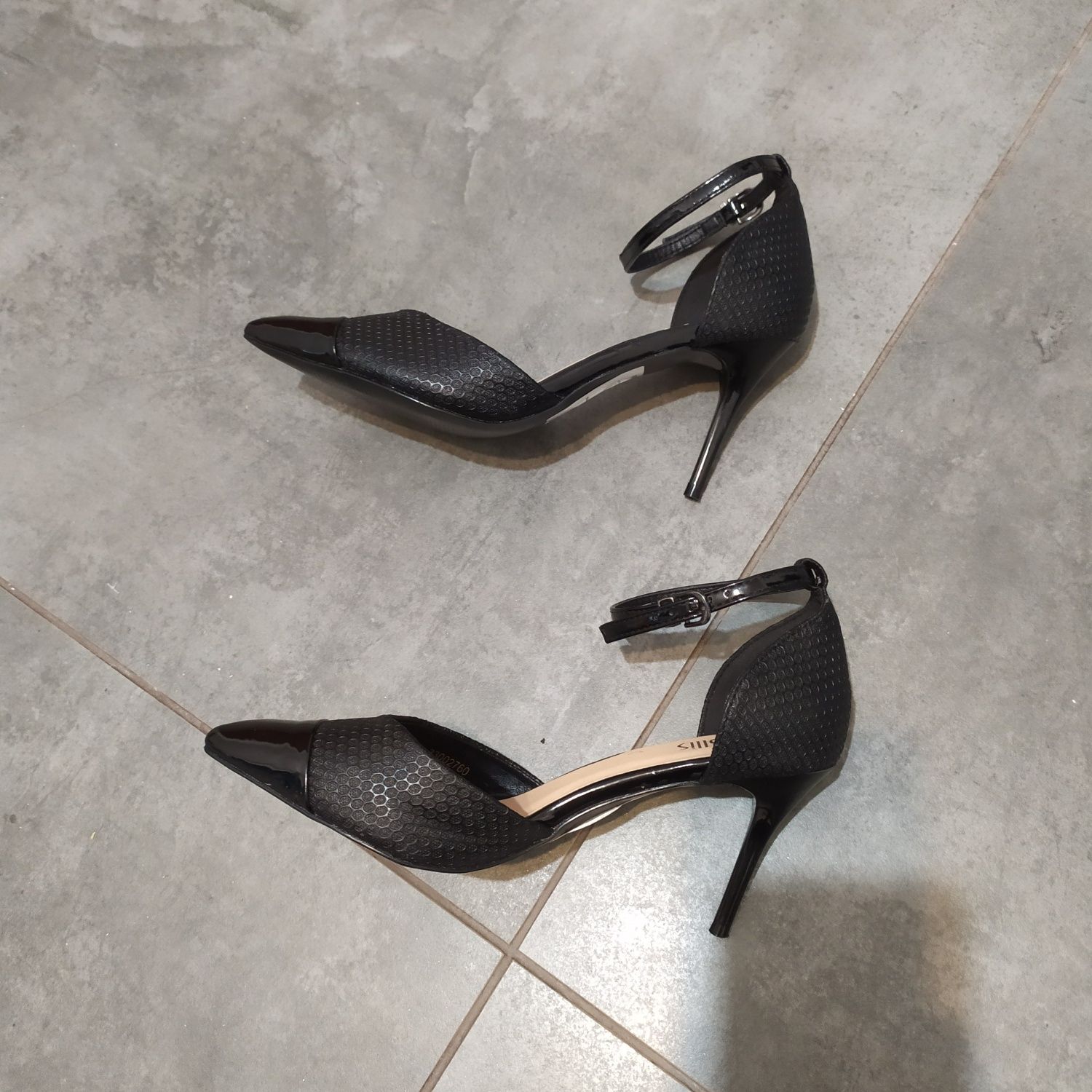 Nowe czarne buty na obcasie Wallis r. 37