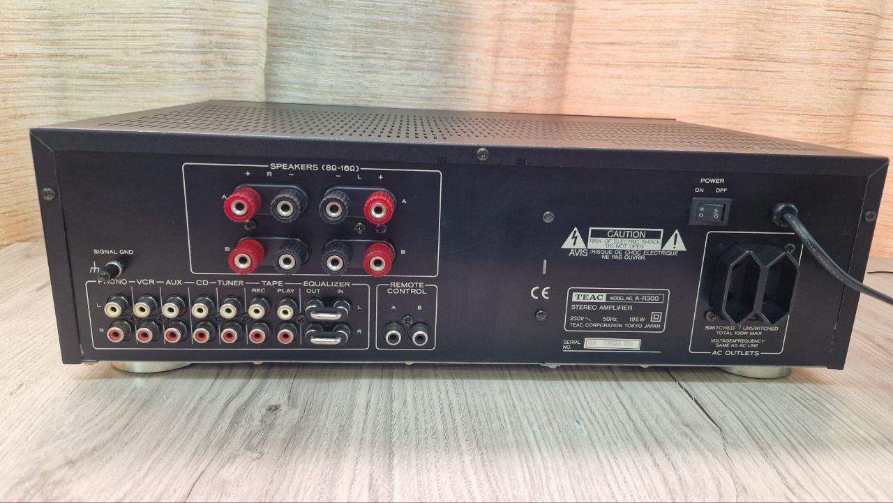 Підсилювач Teac A-R300