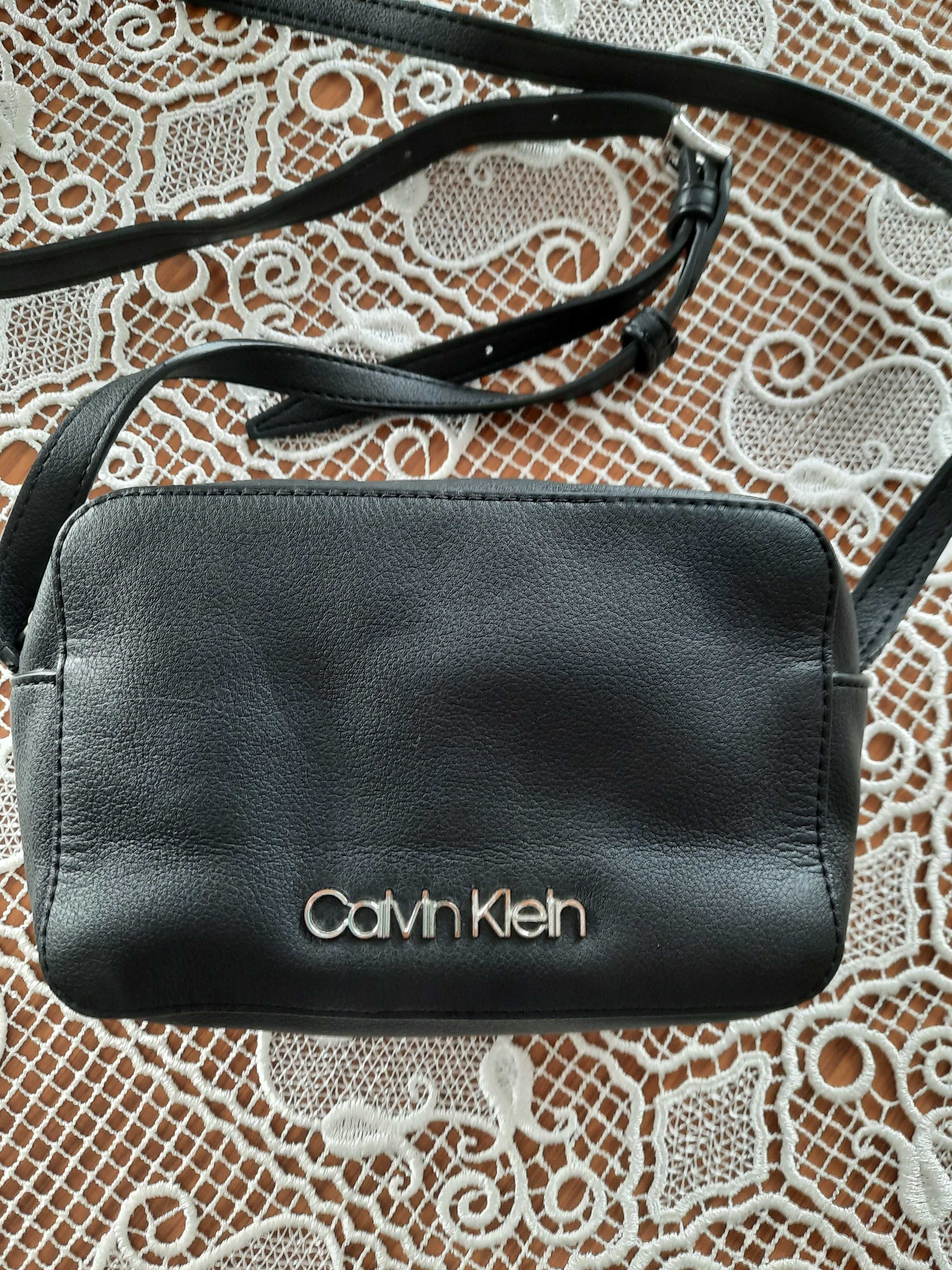 Torebka listonoszka Calvin Klein