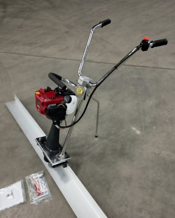 Spalinowa listwa wibracyjna Łata, silnik typ: Honda Gx35 moc: 1,6kw