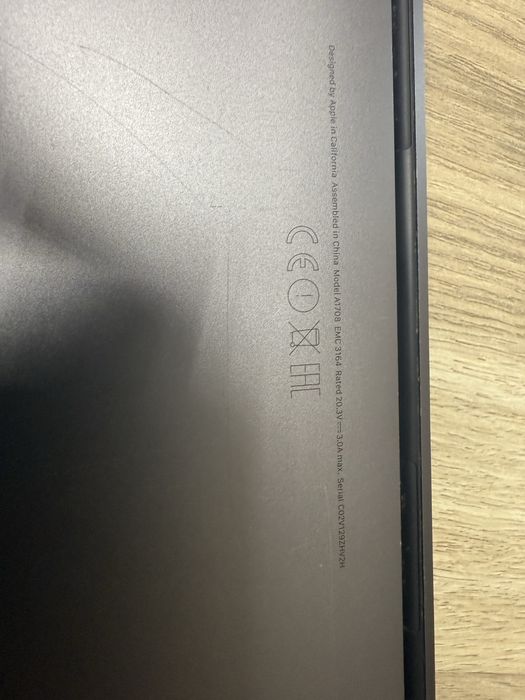 MacBook Pro 2017 i7 16/512ssd a1708 без зарядки