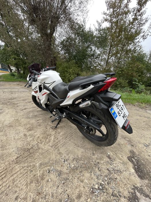 Матоцикл Lifan kpr200