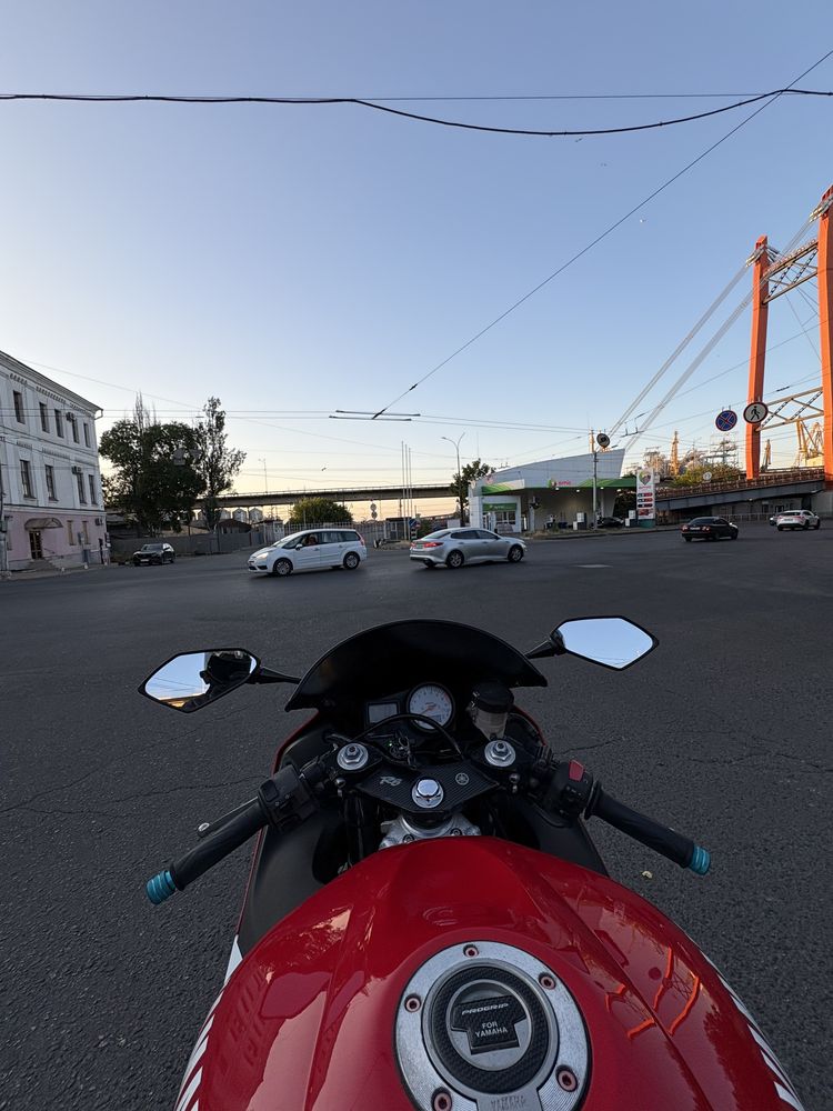 YAMAHA R6 2001года