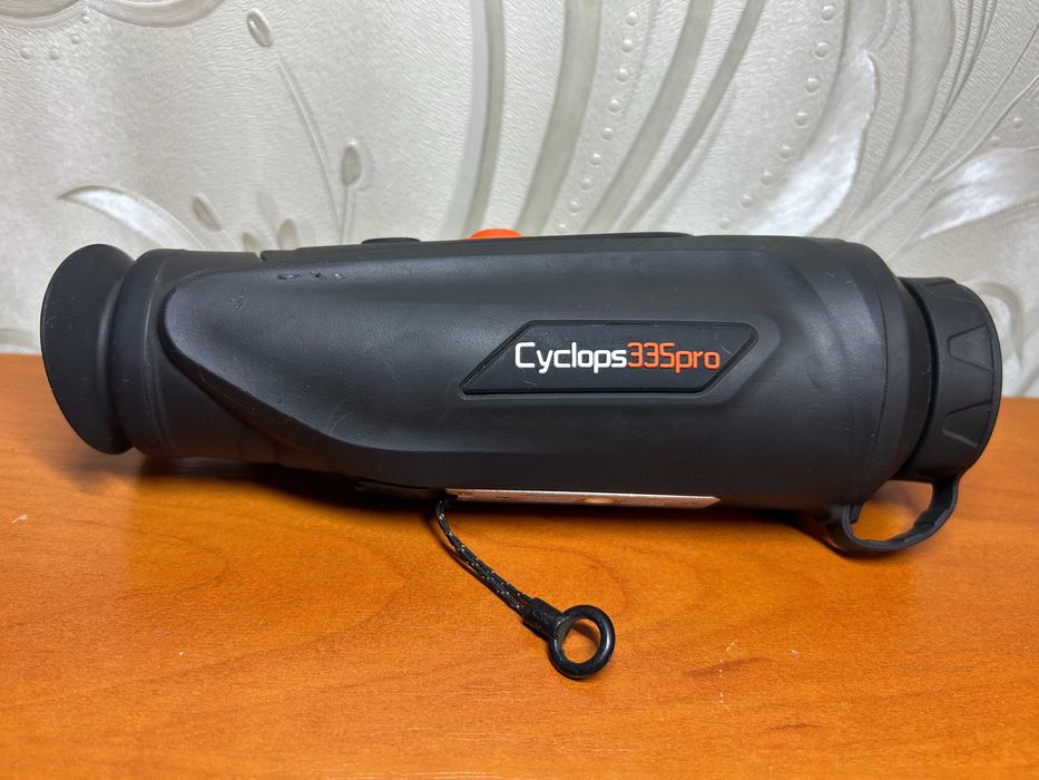 Тепловізор ThermEye Cyclops 335 Pro VOx 384x288\≤25мК\35мм\1800м