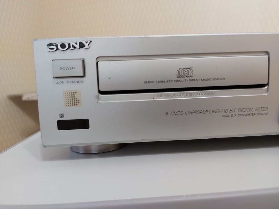 СД-плеер SONY , model: no. CDP-590