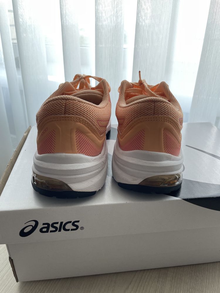 Кросівки Asics 38 р. Оригінал