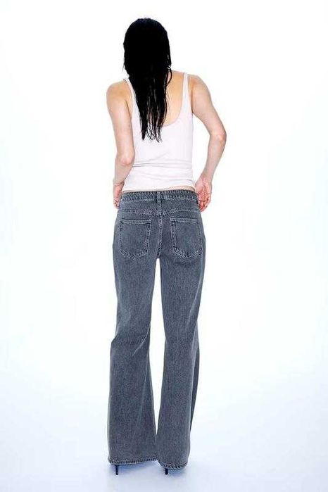 Розкльошені джинси h&m