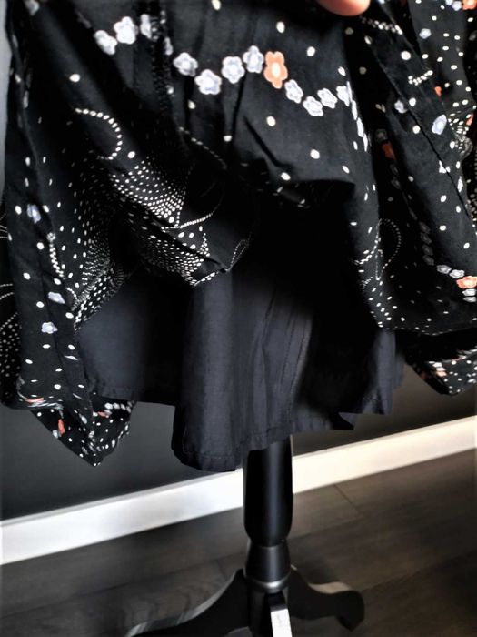 Soaked śliczna spódnica czarna wzorzysta S/M jak nowa