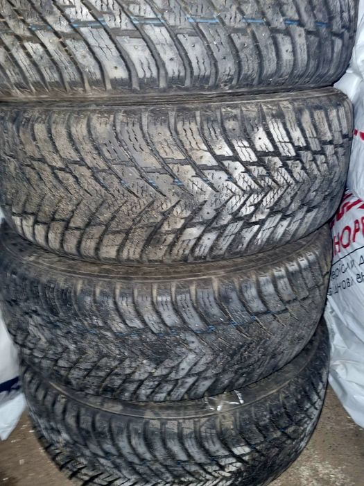 Зимові Nokian hakapelitta 205 55 R17 - 2000грн за всі