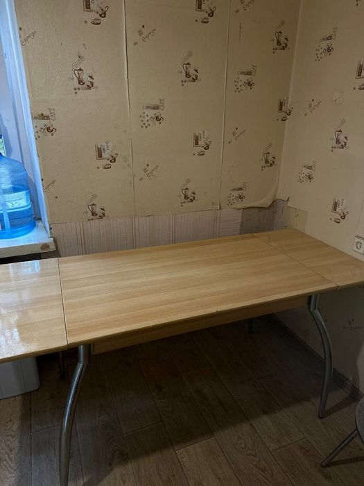 Продам стіл кухонний розкладний