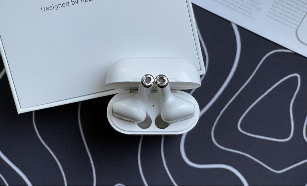 Замечательные AIR PODS 2 - A1602 + КОМПЛЕКТ