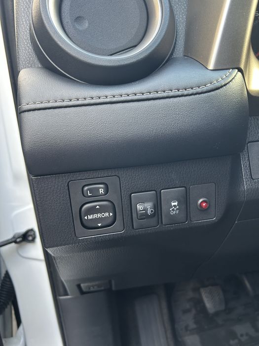 Продам Toyota RAV 4