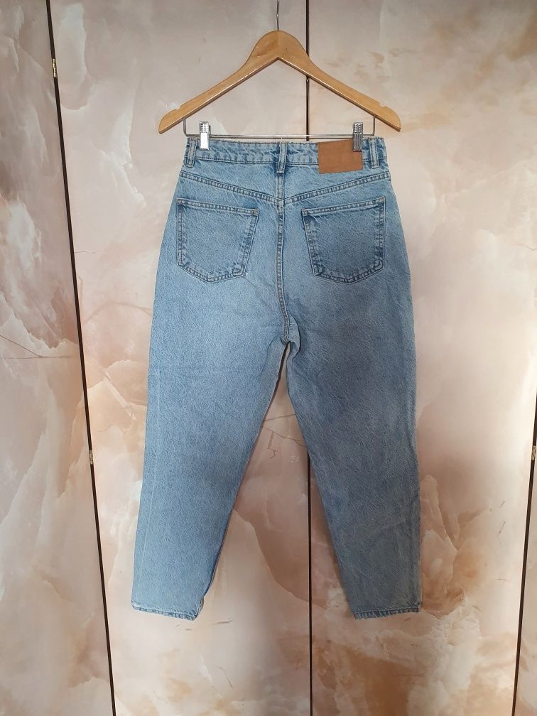 Damskie spodnie jeansowe ZARA w rozmiarze 38