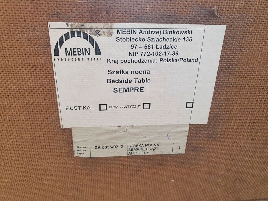 Łoże drewniane ze skórzanym zagłówkiem