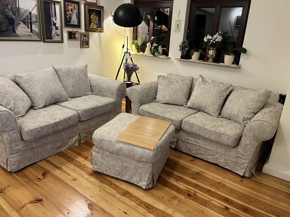 Dwie kanapy dwuosobowe