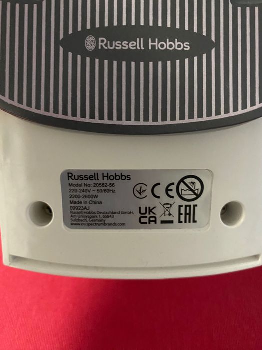 Ferro de Engomar a Vapor RUSSELL-HOBBS