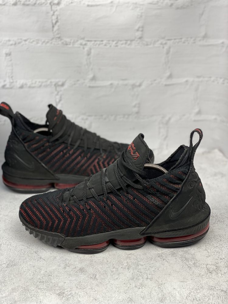 Чоловічі баскетбольні кросівки Nike Lebron 16 47,5p