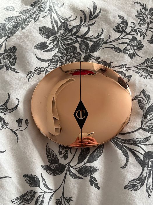 puder charlotte tilbury airbrush flawless