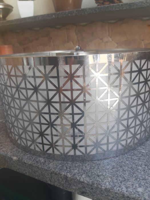 Candeeiro teto em bom estado