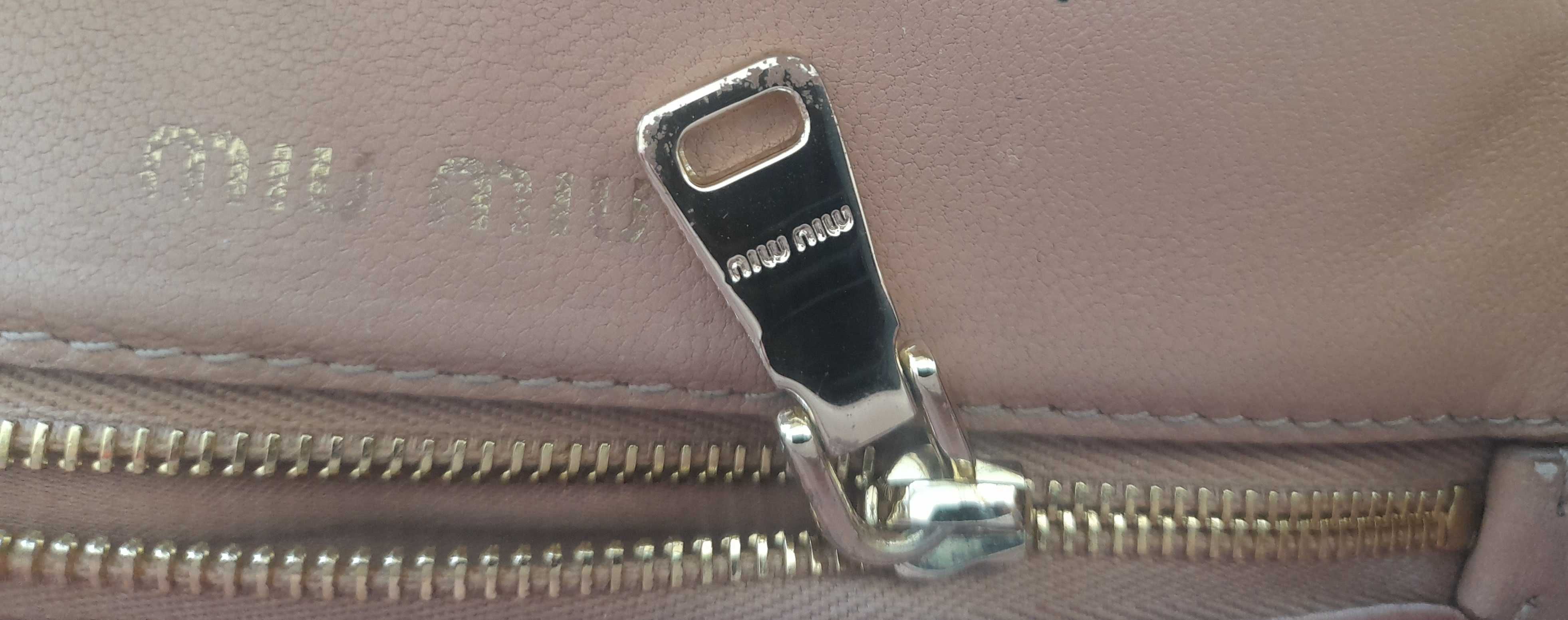 Mala Miu Miu muito bom