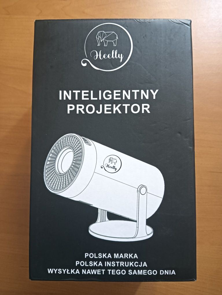 Projektor z wbudowanym androidem