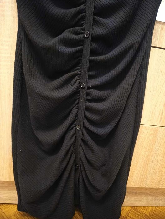 Czarna marszczona sukienka z kołnierzykiem QED London rozmiar XS 34