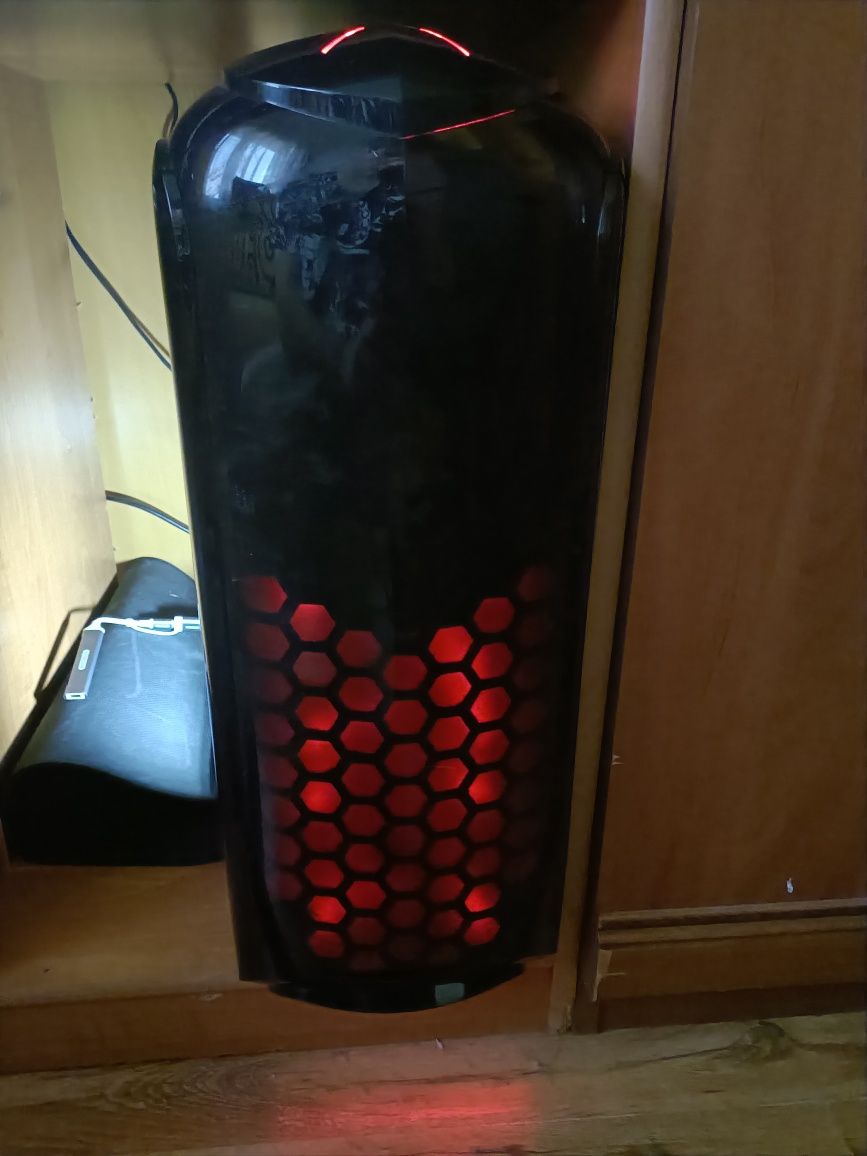 Sprzedam komputer plus monitor