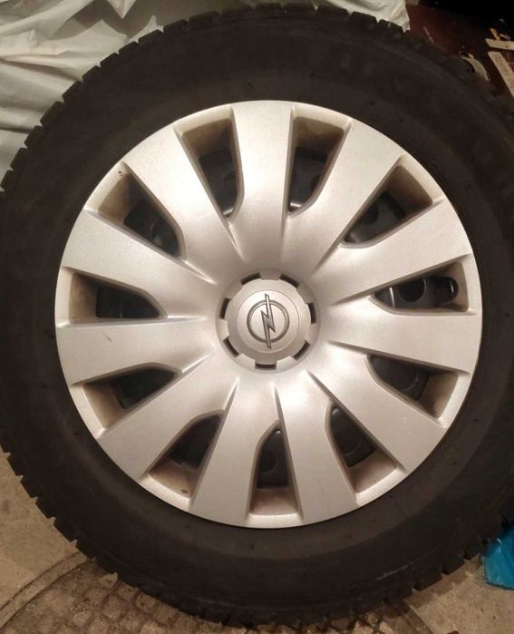 Opony zimowe  215/65R16