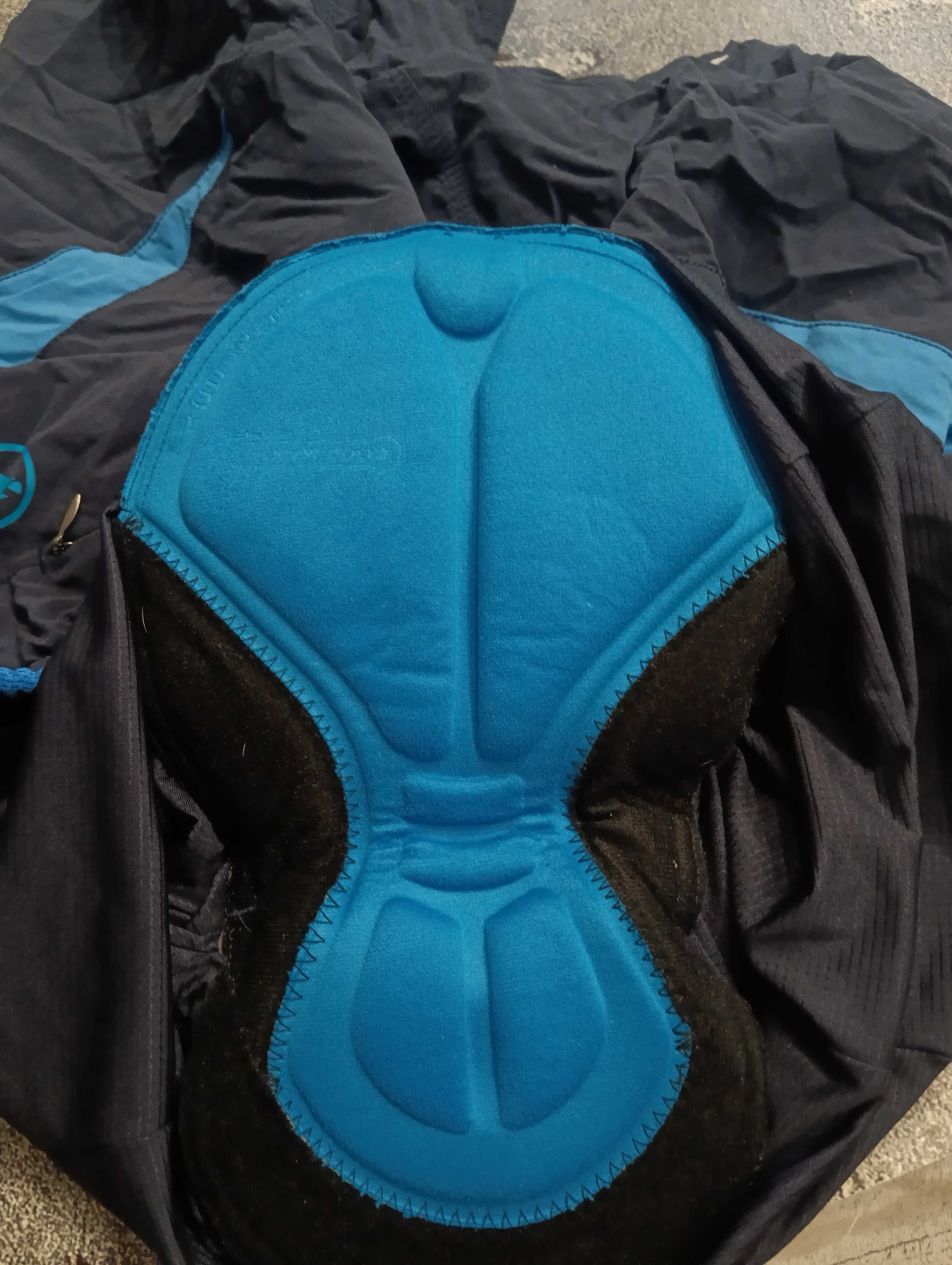 Велосипедные шорты Endura Cairn Short с памперсом endura