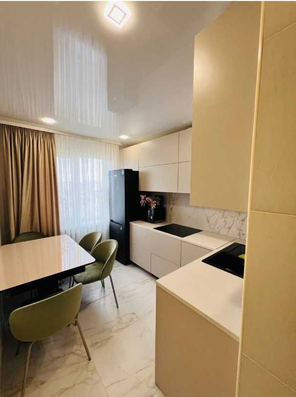 Продаж 3к квартири 65 кв. м на вул. Пирогова