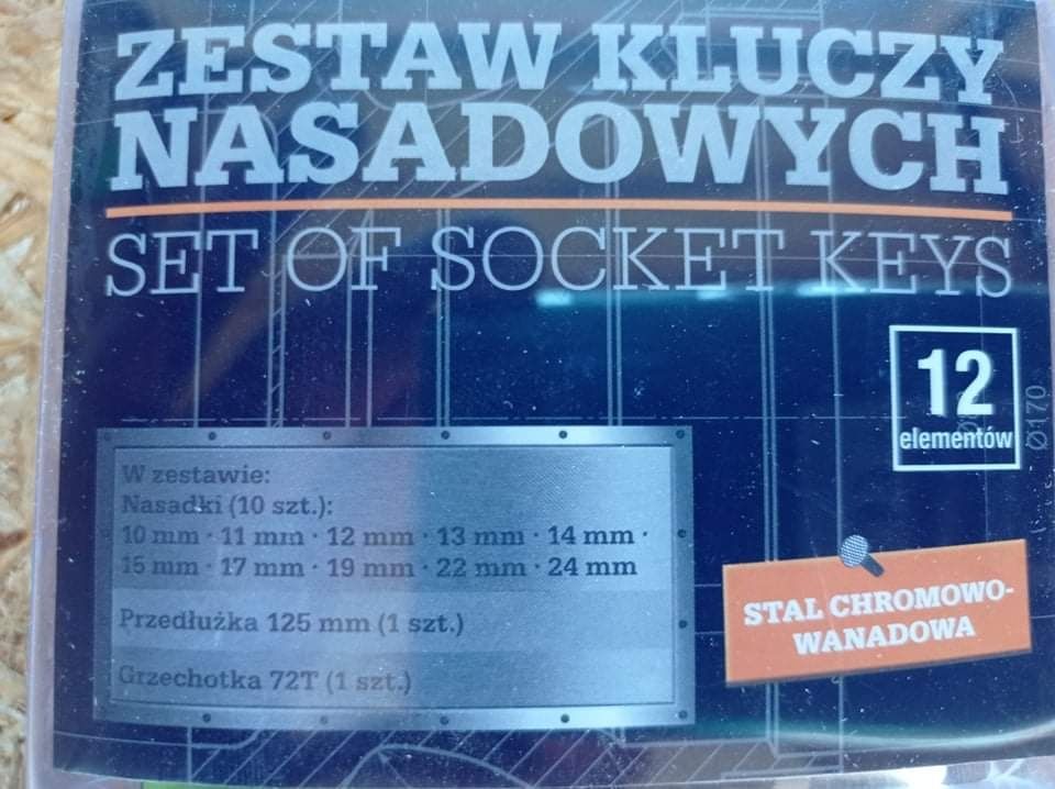 Zestaw kluczy nasadowych 1/2" 12 elementów, grzechotka, przedłużka