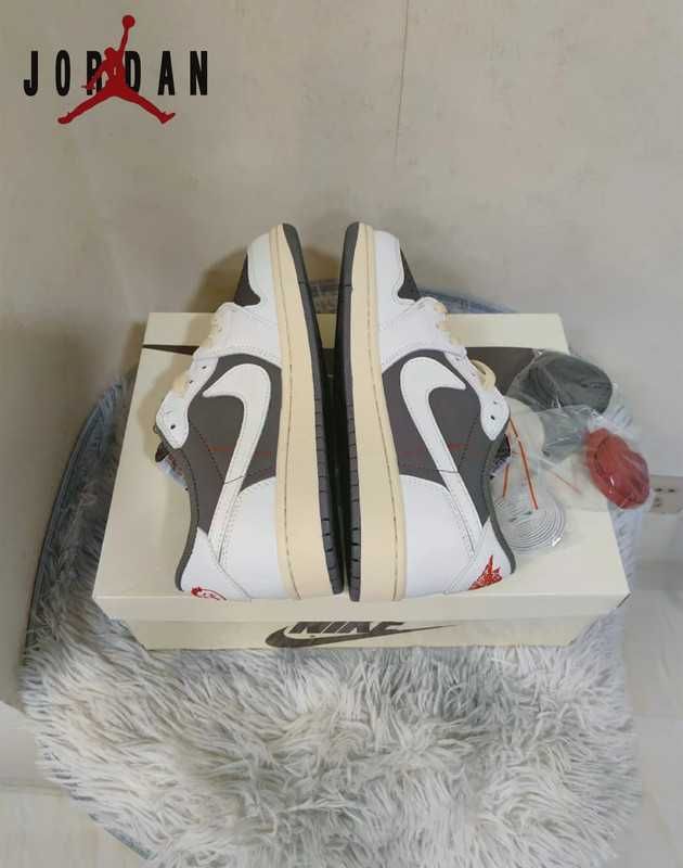 Jordan 1 Retro Low OG SP Travis Scott Reverse Mocha R.42