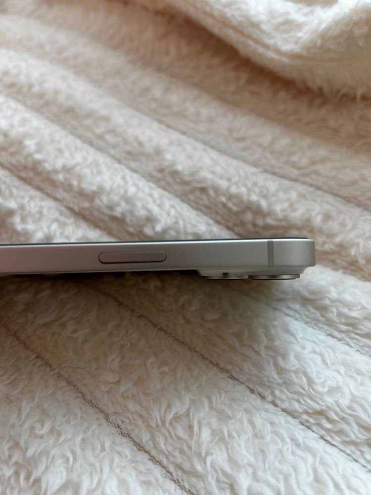 iPhone 14 128GB Starlight