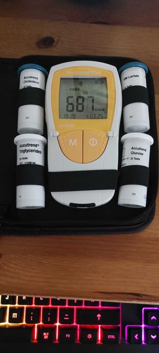 Medidor Glicose e outros - Accutrend Plus - Roche - semi novo!