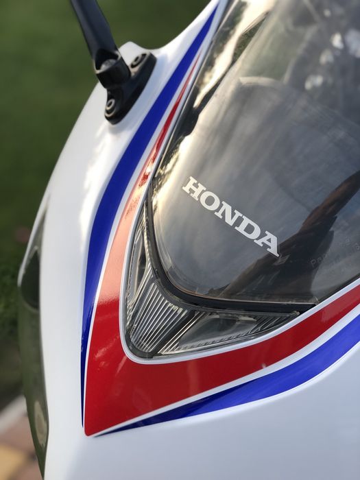 Свіжак з Японії! СBR 400R!