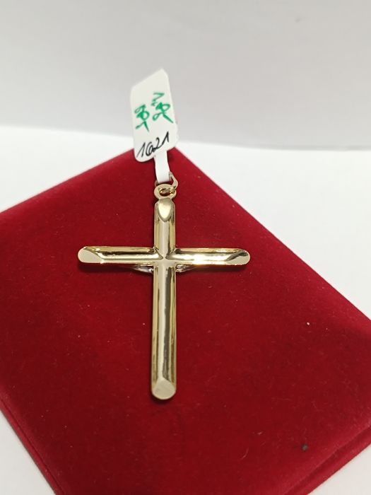 Złoty wisiorek krzyżyk z Panem Jezusem, złoto próby 585