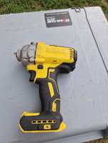 Dewalt klucz udarowy pół cala uszkodzony