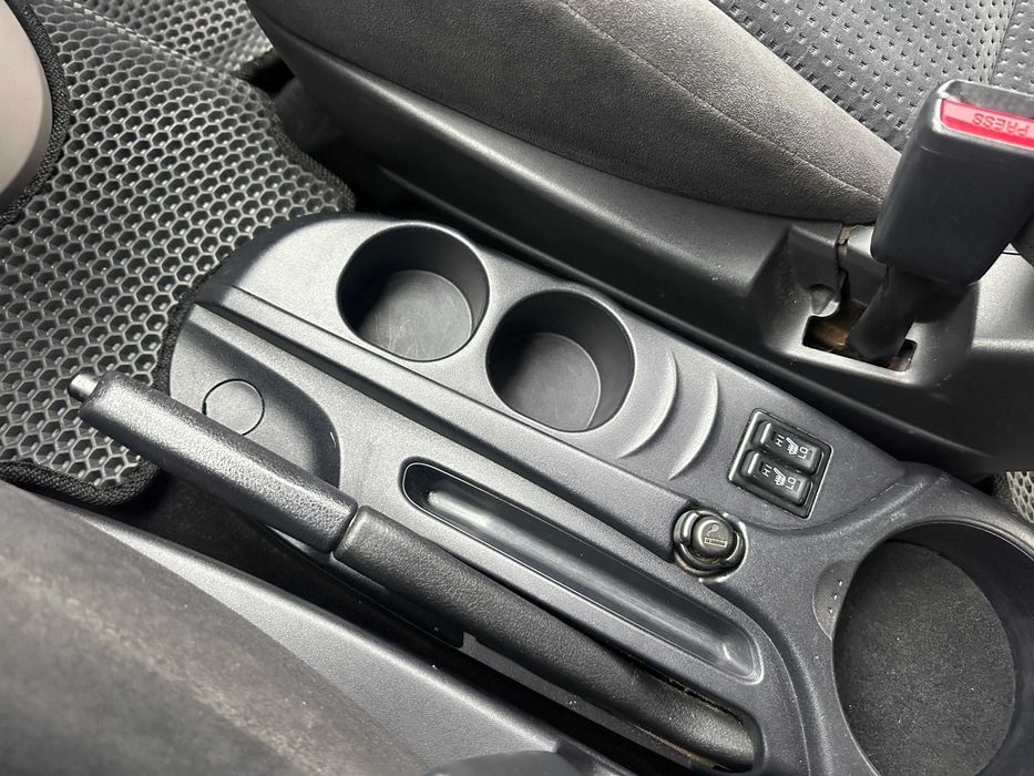 Mitsubishi Grandis 2005