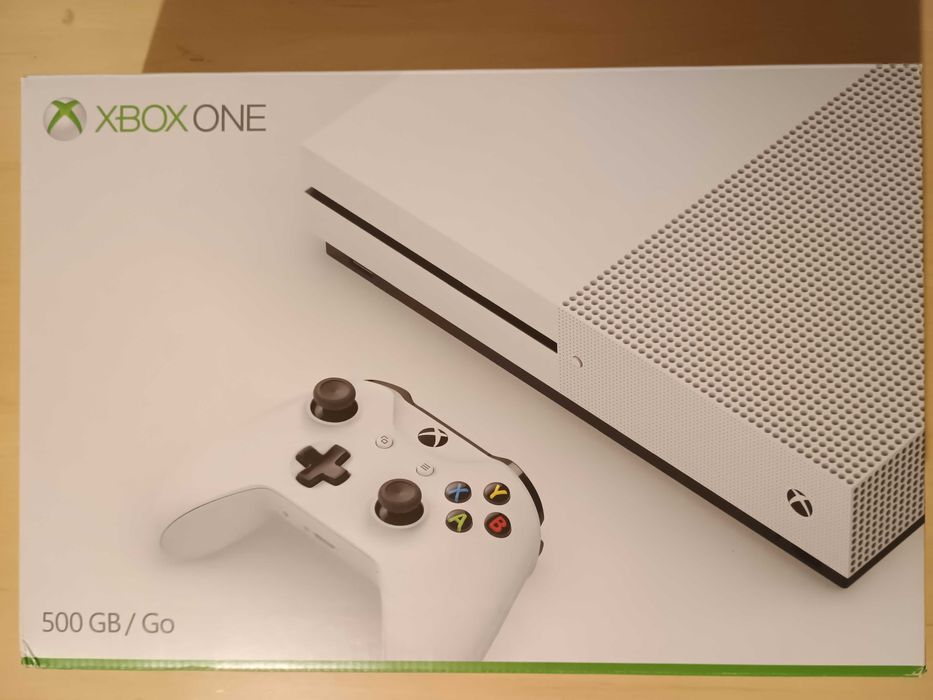 Xbox One S 500GB (oryginalne opakowanie) + 2 pady + kable + 4 gry