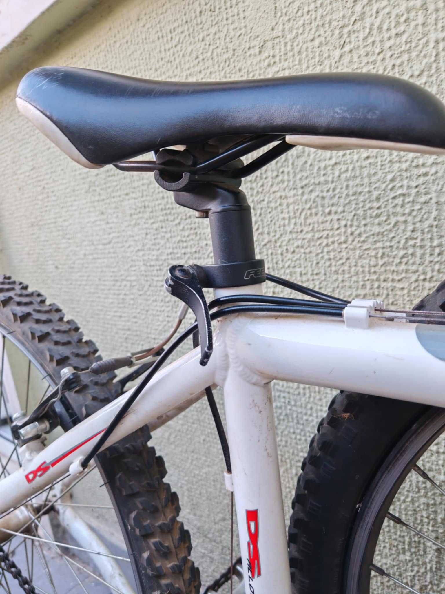 bicicleta btt completamente funcional