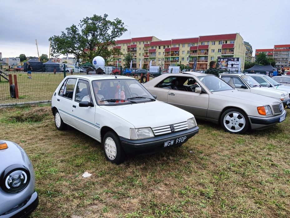 Peugeot 205 youngtimer czarne blachy 100% oryginał