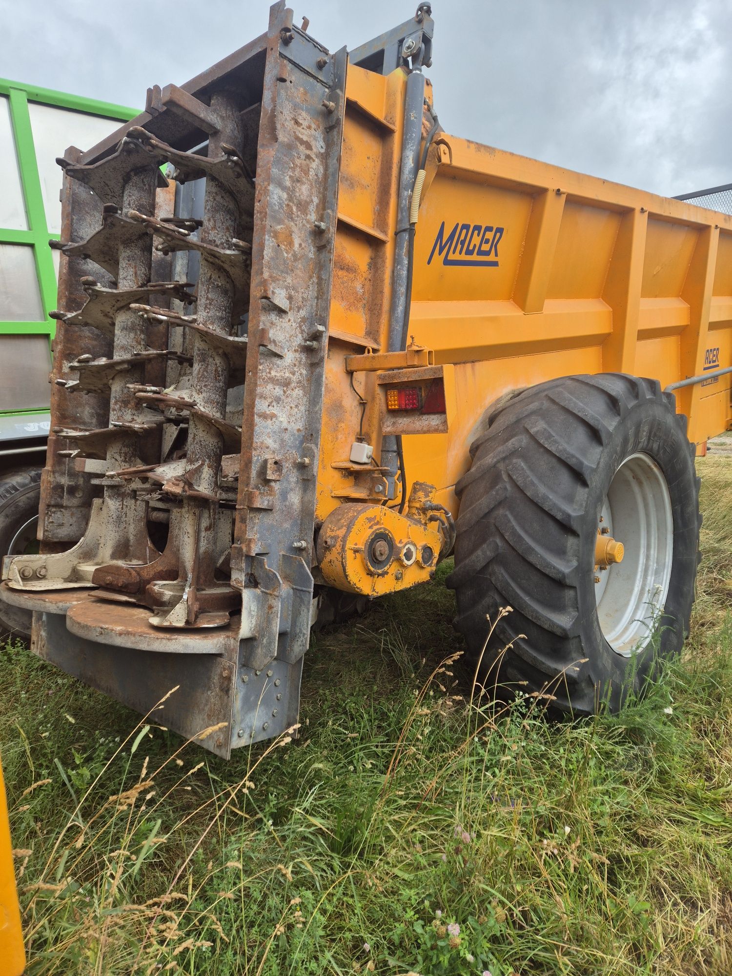 Rozrzutnik obornika Macer 13 ton