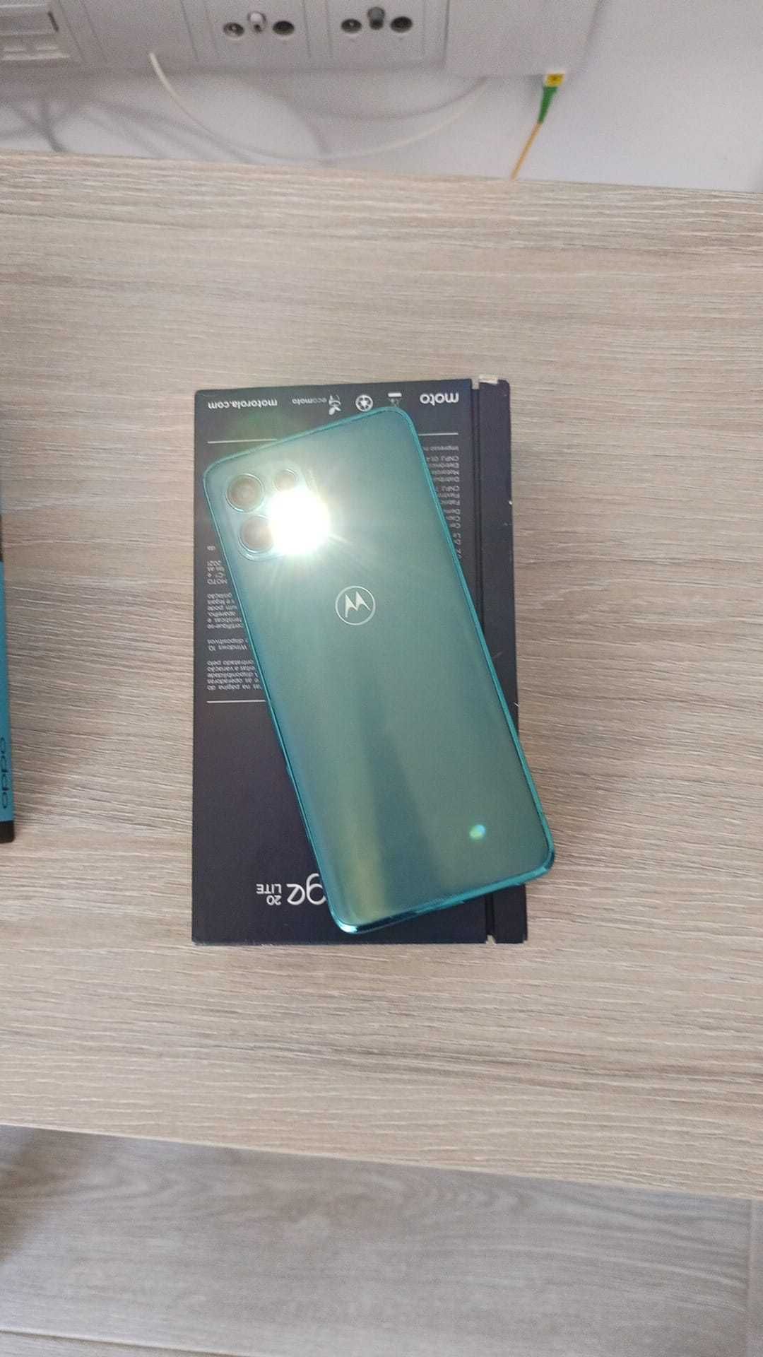 Vendo Motorola EDGE 20 LITE 128 GB na caixa
