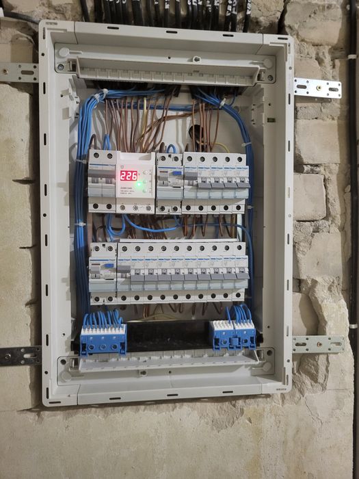 Монтаж Реле контроля напряжения!!