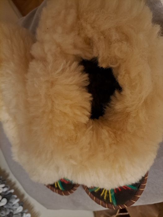 Kapcie  góralskie.  Rozmiar 38. Nowe